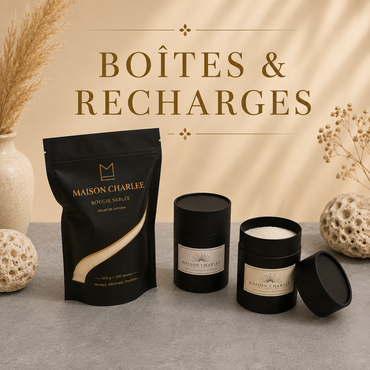 Sachet de bougie sablée végétale Maison Charlee dans une ambiance élégante et minimaliste