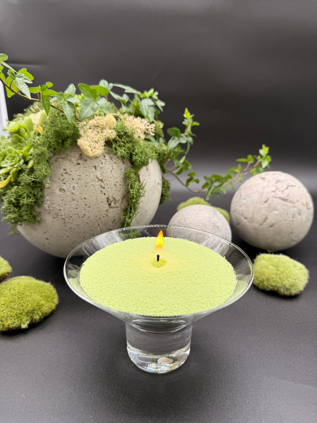 bougie-sablee-verte-maison-charlee-allumee